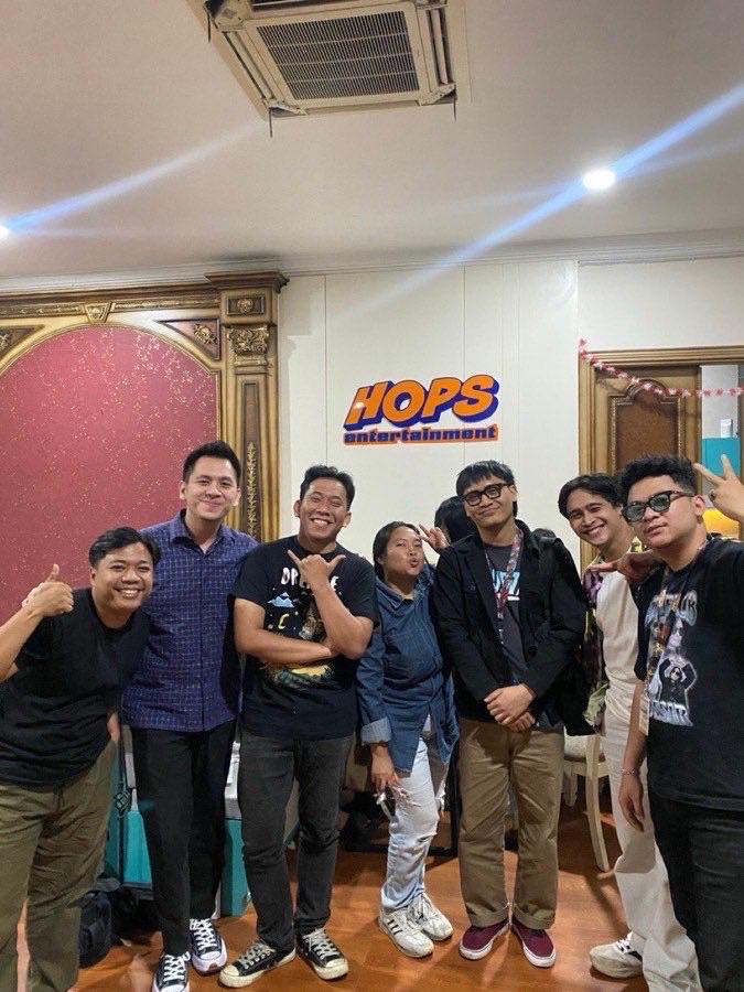 Tim HOPS Entertainment di kantor